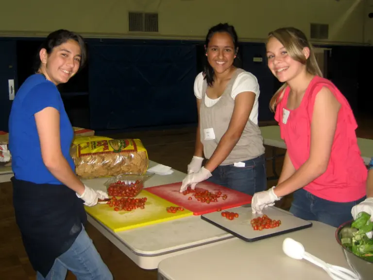 High Schooler Risks Speech Competition to Build Bridges